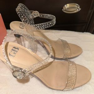 GB
2-Koool Clear Lucite Heel Ankle Strap Embellished Dress Sandals